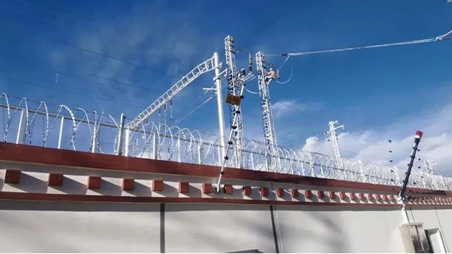 在海拔3700米高原裝電子圍欄是什么體驗(yàn)？ 打卡西藏第一條電氣化鐵路